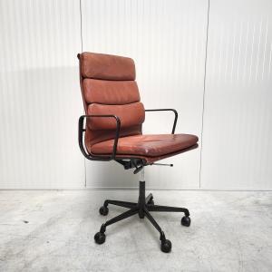 Herman Miller EA219 Soft Pad Office Chair Eames Interior Aksel Vintage Fashion Design NYC London Paris Bruxelles Milano