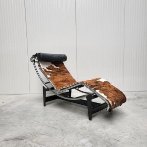 Cassina LC4 Chaise Longue Le Corbusier Pony hide Interior Aksel Design Dubai Paris Knokke Milano Amsterdam