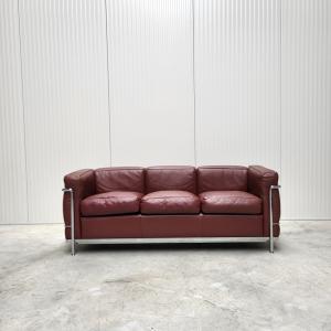 Cassina LC2 3er Sofa LE Corbusier Interior Aksel Design Aachen Milano Paris Fashion Dubai Doha Bruxelles Amsterdam