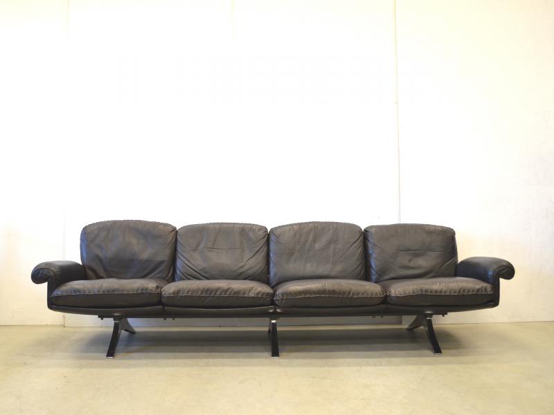 De Sede Sofa DS31 James Bond Interior Aksel Aachen Design