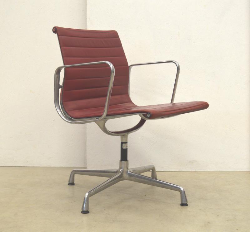 Vitra EA108 Alu Chair Stuhl Leder Rot Interior Aksel Aachen Design