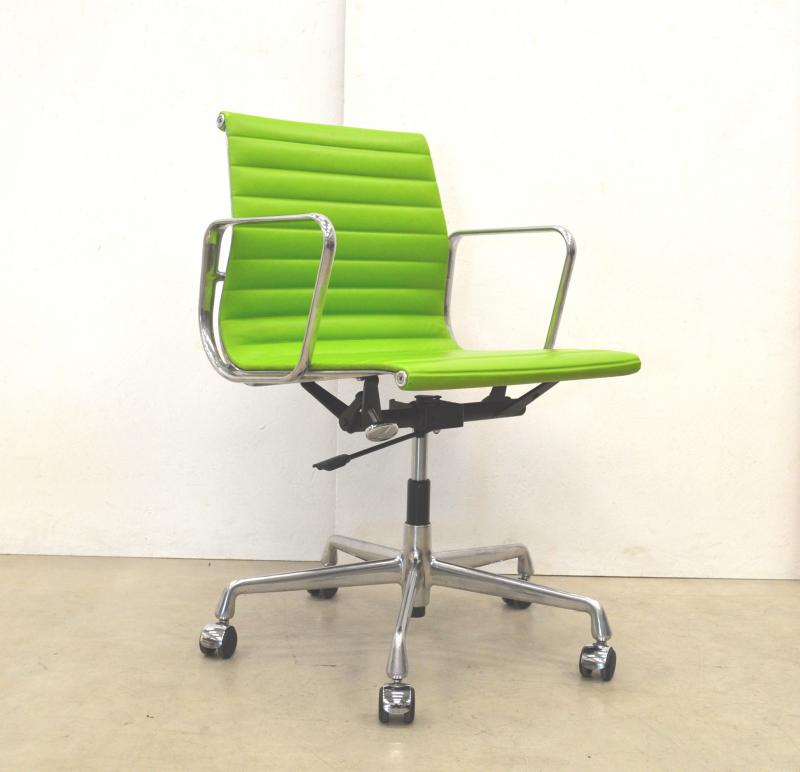 Vitra EA117 Bürostuhl Office Chair Eames Interior Aksel Aachen Design