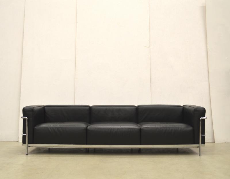 Cassina LC3 3er Sofa Le Corbusier Jeanneret Interior Aksel Paris London München