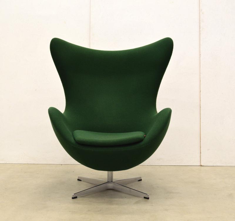 Fritz Hansen Egg Chair Arne Jacobsen Green Fabric Interior Aksel Aachen Paris Design Vintage