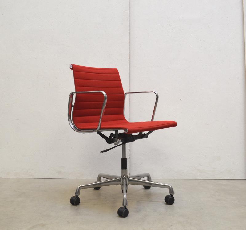 Vitra EA117 Alu Office Chair Charles Eames Hopsak Interior Aksel Aachen Buy Sell Design Furniture Paris London