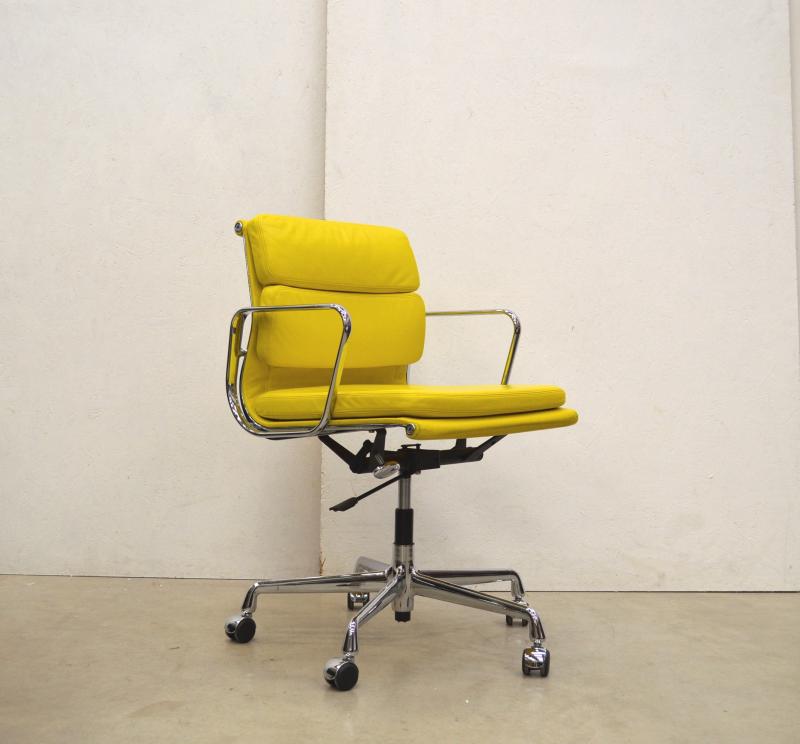 Vitra EA217 Office Chair Bürostuhl Yellow Gelb Charles Eames Interior Aksel Aachen Buy Sell Design NY Paris London Amsterdam