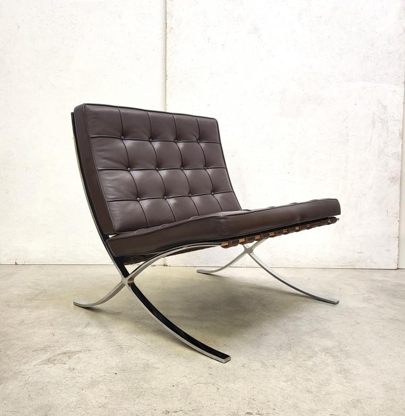 Barcelona Chair Knoll Mies van der Rohe Interior Aksel Aachen Design Classics Buy Sell Vintage NY München Amsterdam London