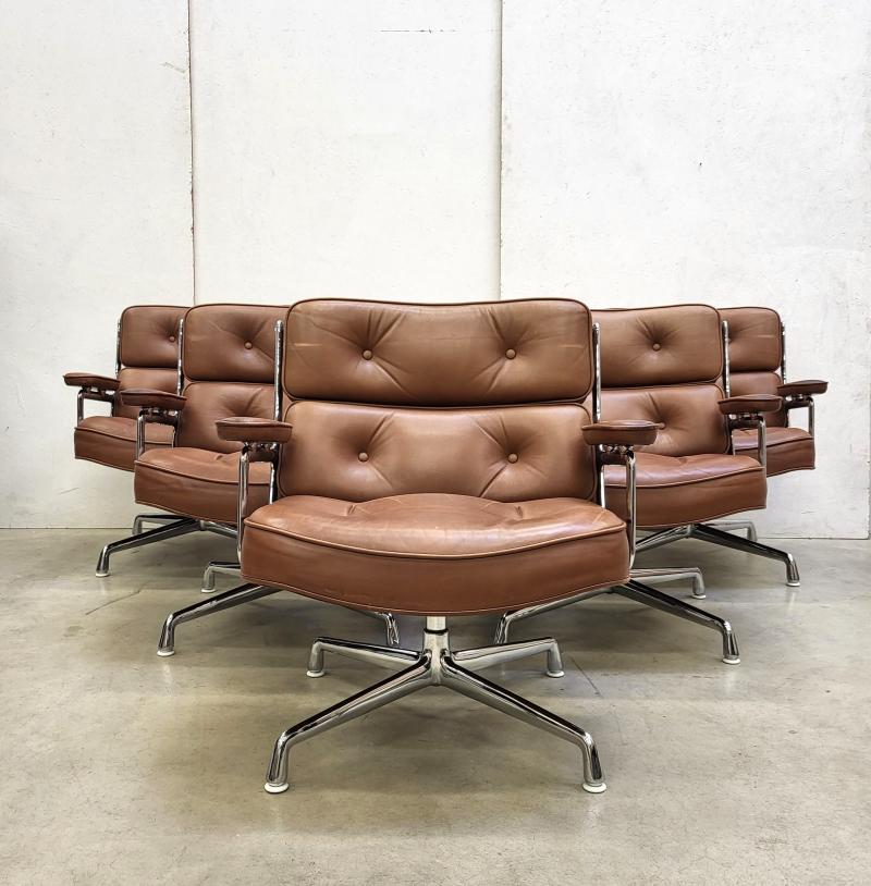 Eames Herman Miller Vitra Lobby Chair ES105 Vintage Interior Aksel Aachen Design Classics Klassiker Möbel Ankauf Buy Sell NY London Paris