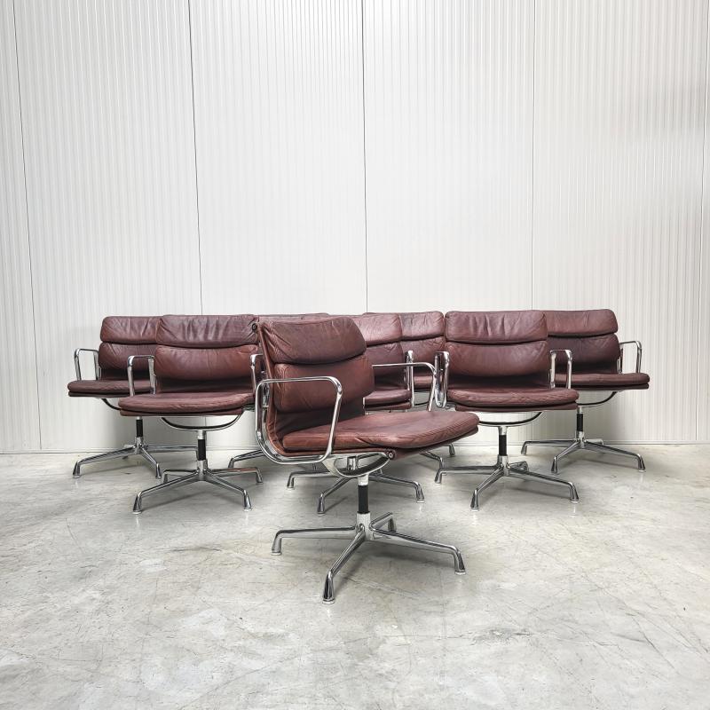 Vitra Herman Miller EA208 Soft Pad Management Chair Design Interior Aksel Aachen Paris Milano Madrid Amsterdam Monaco