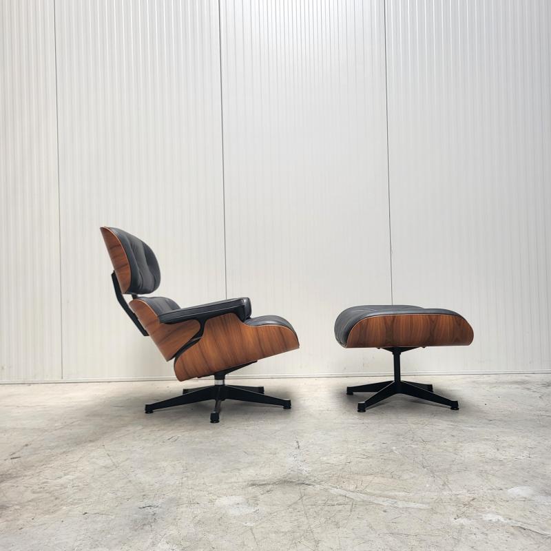 Vitra Eames Lounge Chair 50th anniversary edition limited Interior Aksel Design Classics Paris Madrid Milano NYC Knokke